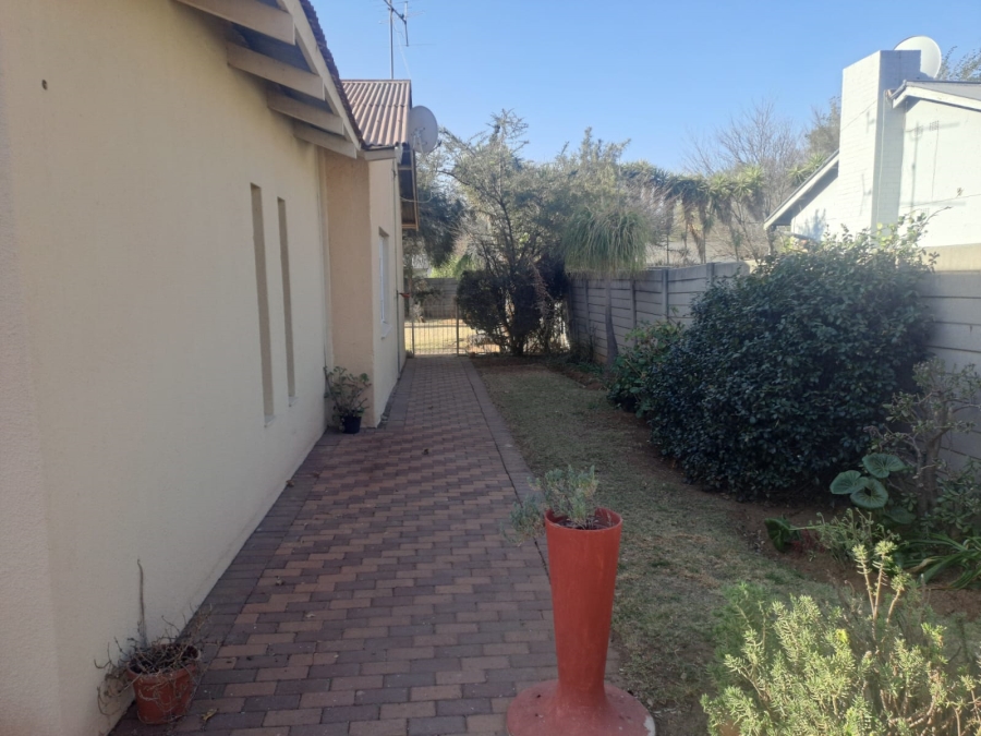 4 Bedroom Property for Sale in Doorn Free State